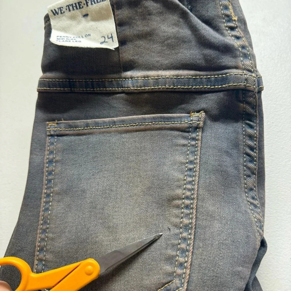 NWT Free People Penny Pull On Flare Jeans Mid Rise in Echo Back Alley Blue - Picture 8 of 16